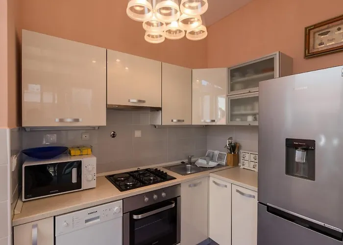 Apartment Van Gogh