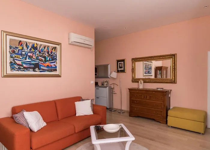 Apartment Van Gogh