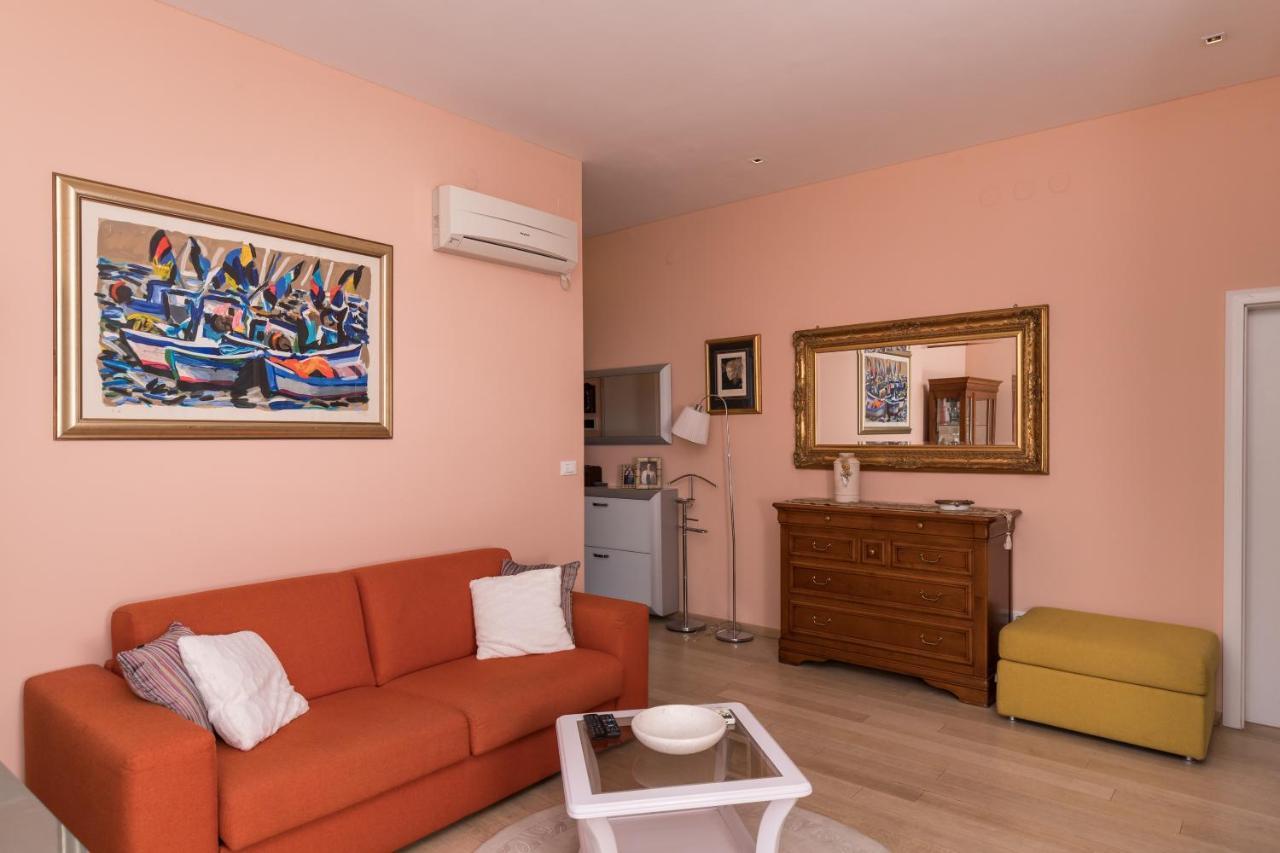 Van Gogh Apartment